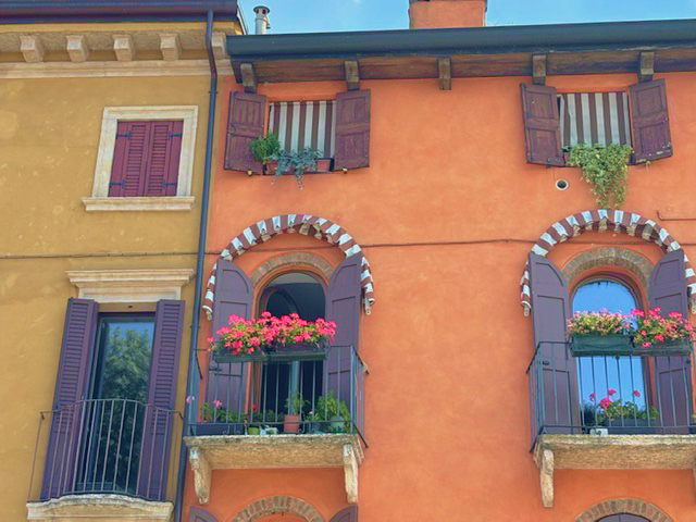 イタリアのカラフルな建物